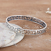 Sterling silver bangle bracelet, 'Bubbly Beauty' - Polished Bubble-Patterned Sterling Silver Bangle Bracelet