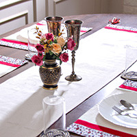 Cotton table runner and placemat set, 'Floral Fascination' (7 pieces) - 7-Piece Floral-Themed Cotton Table Runner and Placemat Set