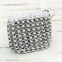 Soda pop-top coin purse,