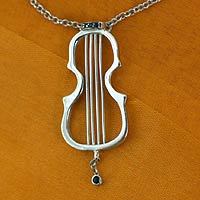 Onyx pendant necklace,