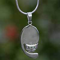 Emerald pendant necklace,
