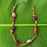 Agate beaded necklace,