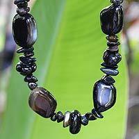 Agate beaded necklace,