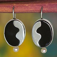 Cultured pearl and agate dangle earrings,
