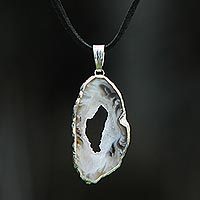 Agate long pendant necklace,
