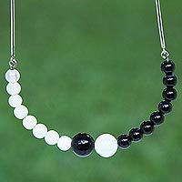 Agate beaded necklace,