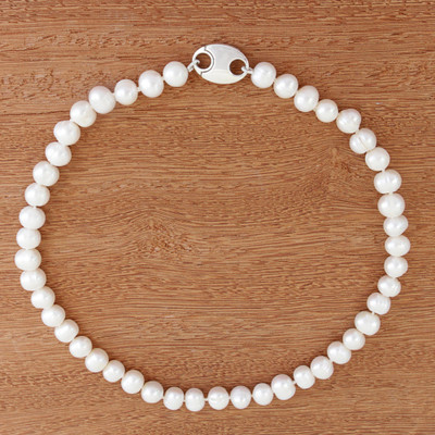 Cultured pearl beaded necklace, Glowing Elegance