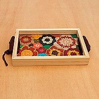 Cotton and wood tray,