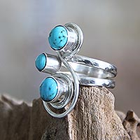 Sterling silver cocktail ring, 'Ocean Melody' - Silver and Reconstituted Turquoise Ring