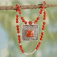 Carnelian pendant necklace,