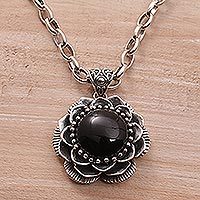 Onyx pendant necklace,