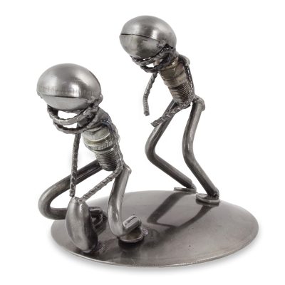 Auto part sculpture, Quarterback Snap