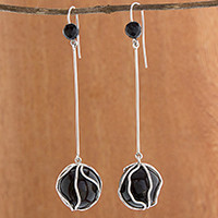 Agate and onyx dangle earrings,