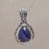 Sapphire pendant necklace,