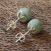 Light green jade stud earrings,
