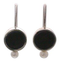 Pearl and onyx dangle earrings,