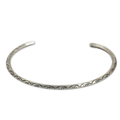 Sterling silver cuff bracelet, 'Garland' - Narrow Silver Cuff
