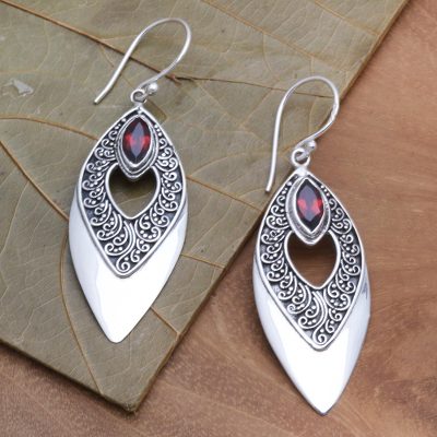 Garnet dangle earrings, Beautys Triumph