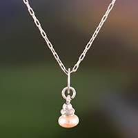 Cultured pearl choker necklace, 'Iridescent Sheen' - Silver Choker Necklace with Peach Cultured Pearl Pendant