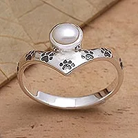 Cultured pearl cocktail ring, 'Pawprints on My Heart' - Sterling Silver Freshwater Pearl Pawprint Ring