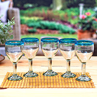 Handblown wine glasses, 'Aqua Kiss' (set of 5) - Clear with Aqua Rim Hand Blown 8oz Wine Glasses (Set of 5)