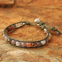 Agate and quartz beaded bracelet,