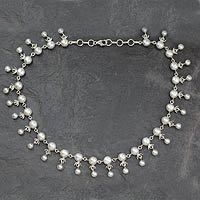 Pearl choker,