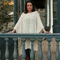 100% alpaca poncho,