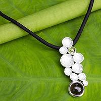 Peridot and smokey quartz pendant necklace,
