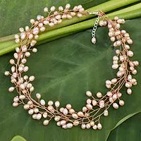 Cultured pearl beaded necklace,