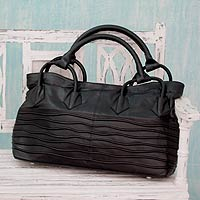 Leather handbag Black Sea India