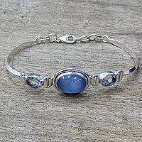 Blue topaz and chalcedony pendant bracelet,