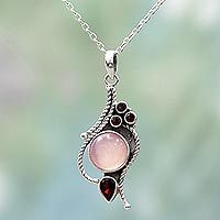 Garnet and chalcedony pendant necklace,