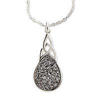 Druzy quartz pendant necklace,