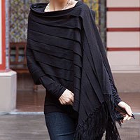 100% alpaca poncho,