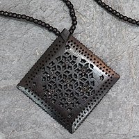 Ebony flower necklace,
