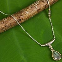 Labradorite pendant necklace,