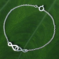 Sterling silver pendant bracelet,