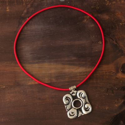 Flower pendant necklace, Blossoming Maya