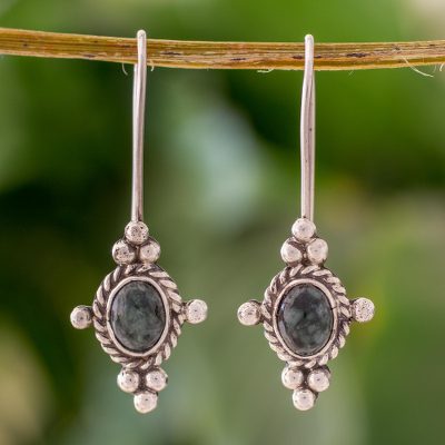 Jade dangle earrings, Beauty