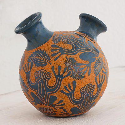 Ceramic decorative vase, Nicaraguan Tree Frogs