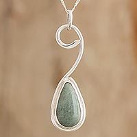 Jade pendant necklace,