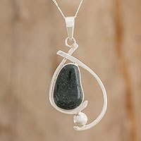 Jade pendant necklace,