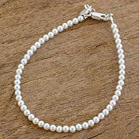 Cultured pearl strand bracelet, 'Beautiful Delicacy' - Cultured Pearl Beaded Bracelet from Guatemala