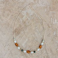 Jade and agate beaded necklace,
