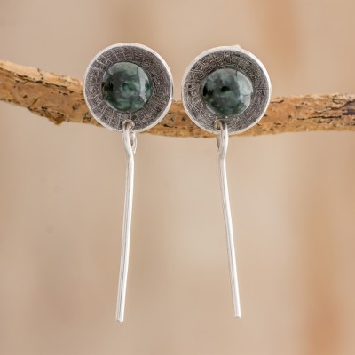 Jade dangle earrings, Art of the Ancients