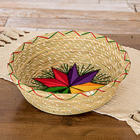 Natural fiber decorative basket, 'Sylvan Star' - Star-Themed Natural Fiber Decorative Basket from Guatemala