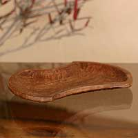 Wood centerpiece Peanut Peru