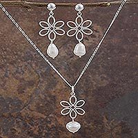 Pearl jewelry set,
