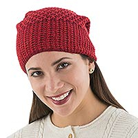 Alpaca blend hat Berry Honeycomb Peru